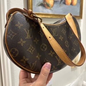 Louis Vuitton Croissant PM